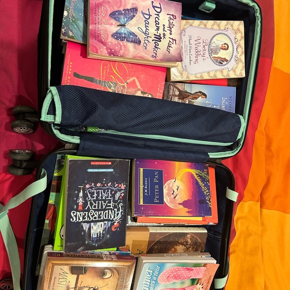 BOOKS 📚!! - Picture 2 of 2